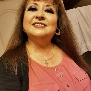 Meet your Posher, Elia